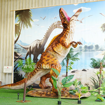 This 6-meter-long animatronic Giganotosaurus is roaring into the sky.